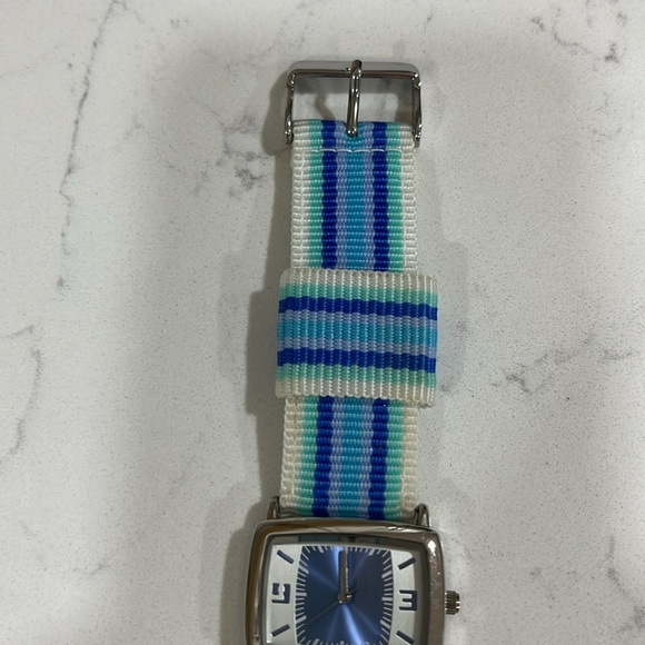 Super Cute Watch with Flexible Material - Picture 3 of 7
